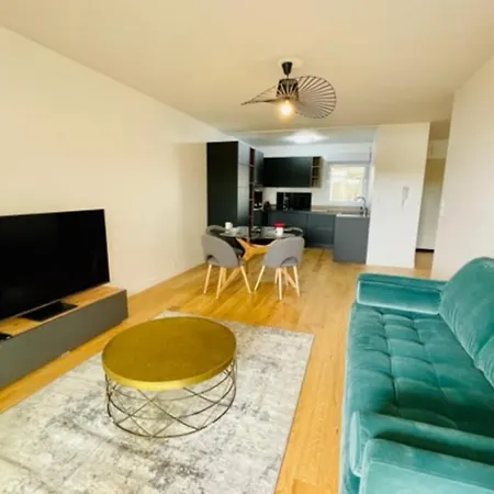 Charming With View Appartement